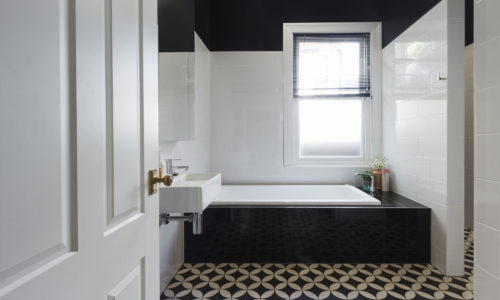 CID- Clara Intérieur Design
Aménagement d'une salle de bain en belgique 
Carreau de ciment- Black and white-